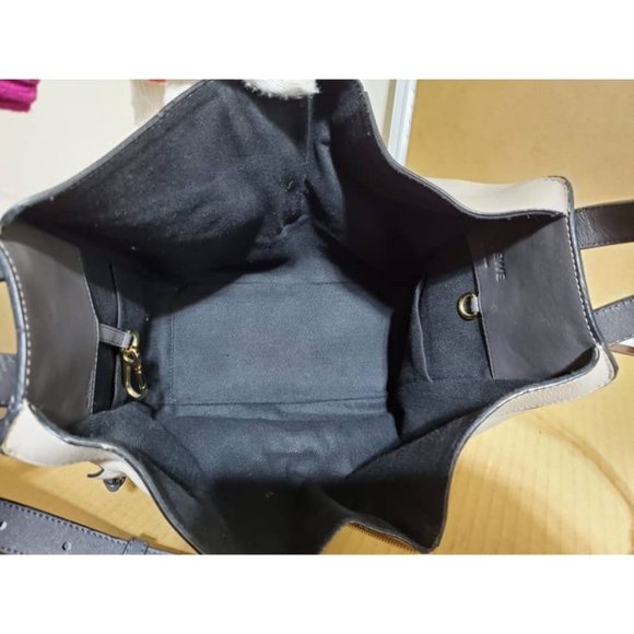 Authentic LOEWE Two Tone Calfskin Medium Hammock Shoulder Bag - Picture 3 of 8